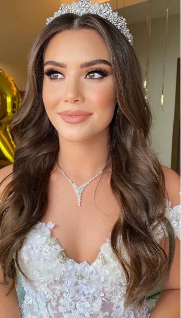 Best wedding makeup looks for oily skin, by Mattify Cosmetics ULTRA oil-control powder to keep face looking shine free all day.