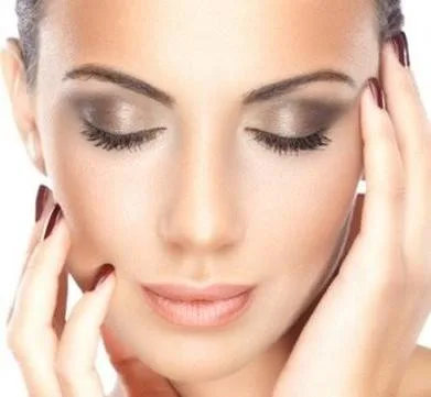 natural skin care products for oily skin how to get rid of breakouts fast Mattify cosmetics acne treatment without alcohol or benzoyl peroxide long lasting makeup for oily skin cruelty free 