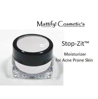 natural moisturizer for men with oily skin aloe gel essential oils to treat acne and stop oily skin soothing acne treatment to reduce redness and puffiness light weight hydrating lotion with essential oils by Mattify cosmetics