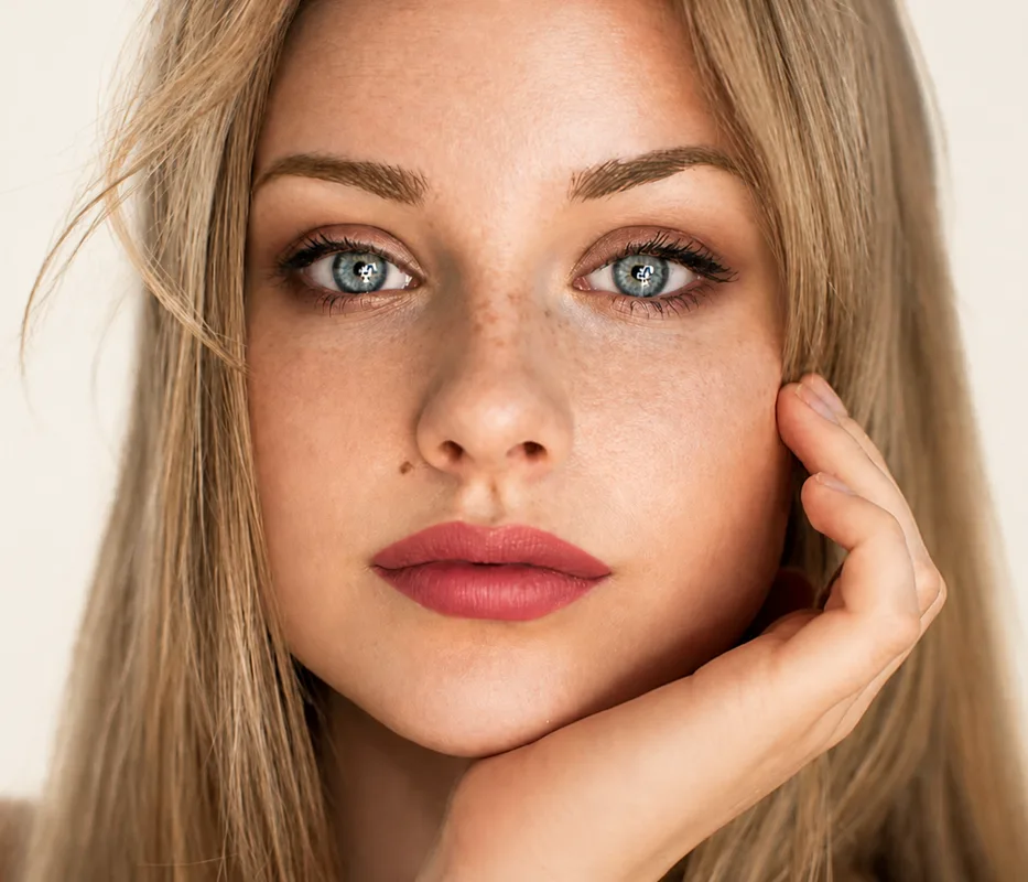 How do I prevent oily skin? Use Mattify ULTRA transparent powder and oil-control primer. This vegan makeup by Mattify Cosmetics creates a flawless, matte, clean finish that blurs pores. 